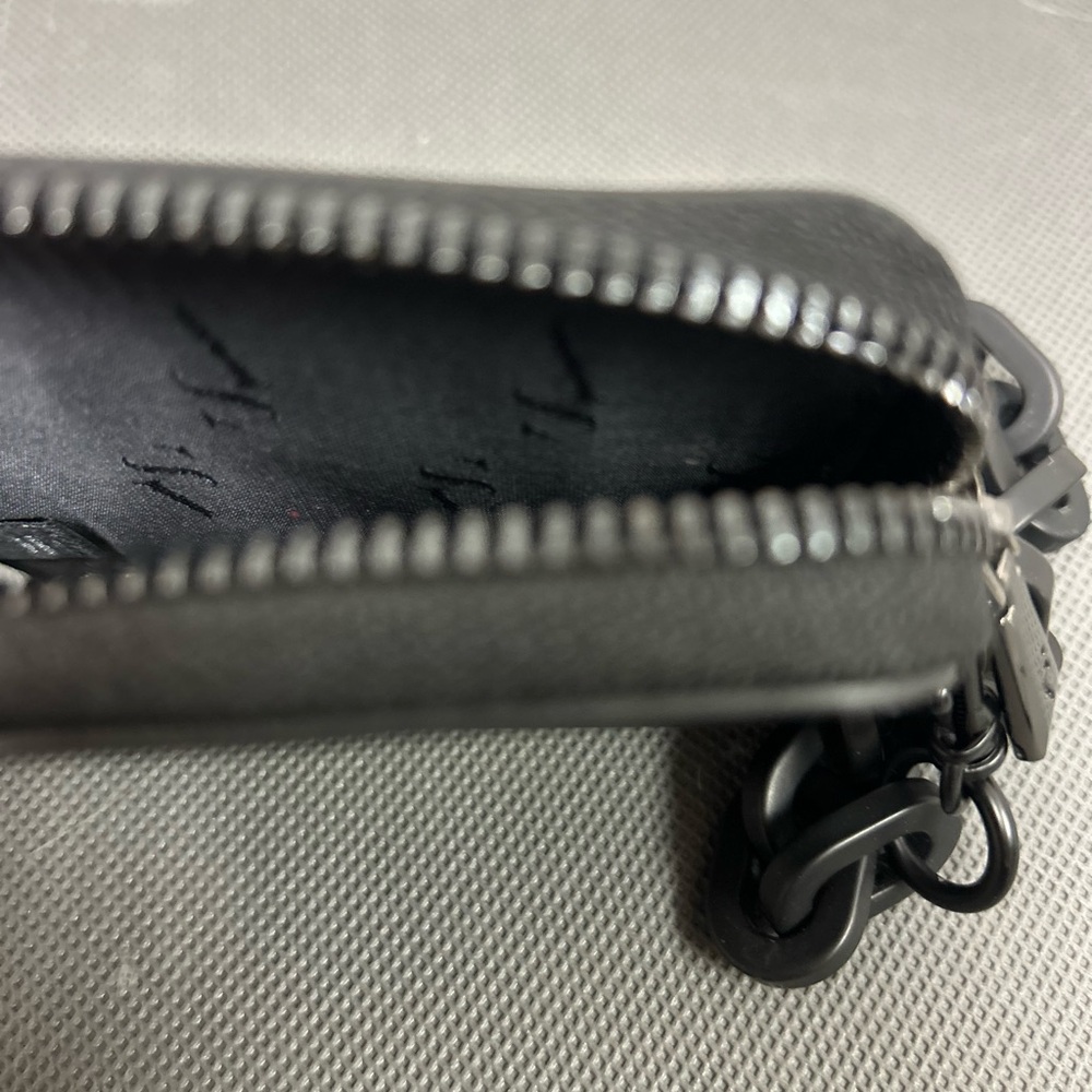 Simply Vera Vera Wang Vegan Black Chain Strap Mini Bag/Wristlet - Picture 5 of 5